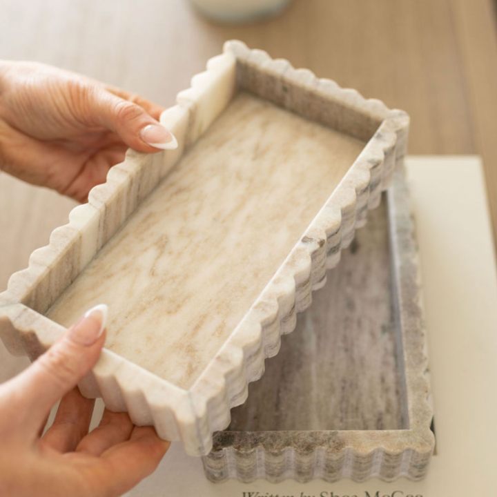 Scalloped Marble Bridge Tray | Beige