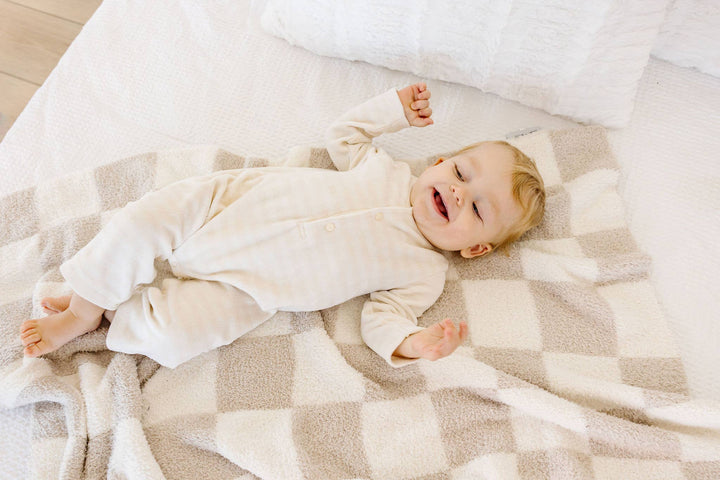 Oat Checkered Plush Blanket