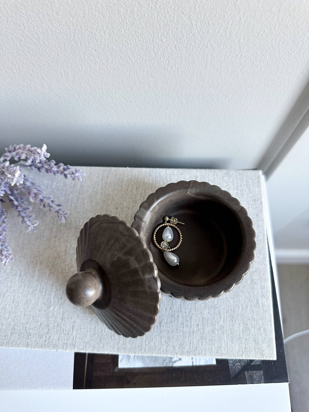 Fluted Pinch Bowl with Lid